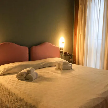 Hotel The Tower Torreglia